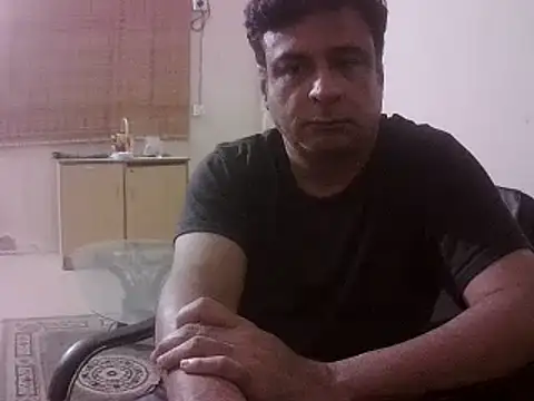 Snapshot of desipapaxxx chatting on 01.29.25 desipapaxxx online show from 01.29.25