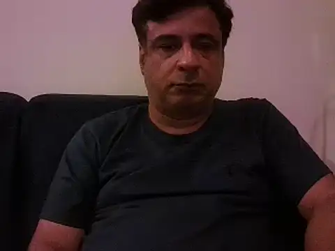 Snapshot of desipapaxxx chatting on 02.13.25 desipapaxxx online show from 02.13.25