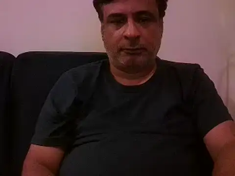 Snapshot of desipapaxxx chatting on 02.15.25 desipapaxxx online show from 02.15.25