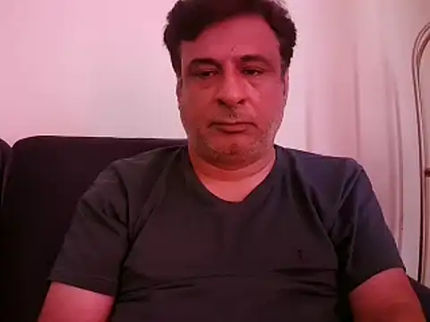 Snapshot of desipapaxxx chatting on 03.14.25 desipapaxxx online show from 03.14.25