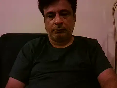 Snapshot of desipapaxxx chatting on 03.14.25 desipapaxxx online show from 03.14.25