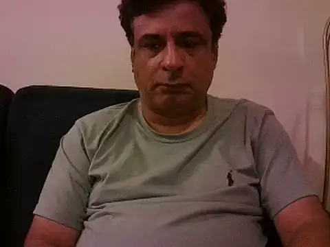 Snapshot of desipapaxxx chatting on 03.16.25 desipapaxxx online show from 03.16.25