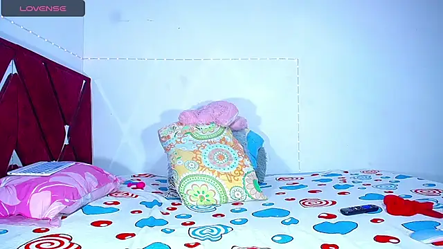 Snapshot of DanisaBrown chatting on 12.14.24 DanisaBrown online show from 12.14.24