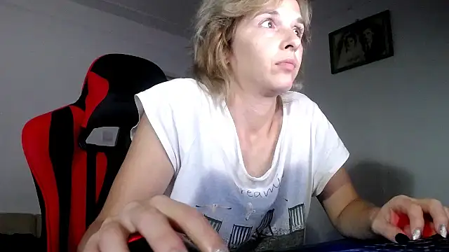 SexxyLety online show from 09.15.25