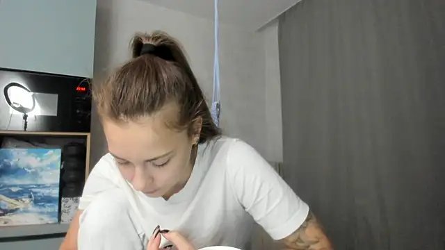 Snapshot of why_again_me chatting on 09.27.25 why again me online show from 09.27.25