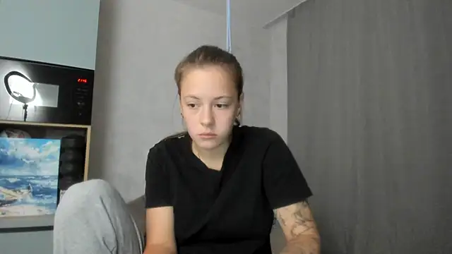 Snapshot of why_again_me chatting on 09.30.25 why again me online show from 09.30.25