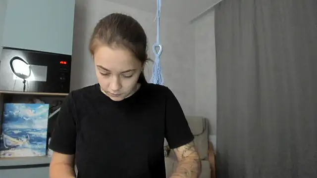 Snapshot of why_again_me chatting on 10.16.25 why again me online show from 10.16.25