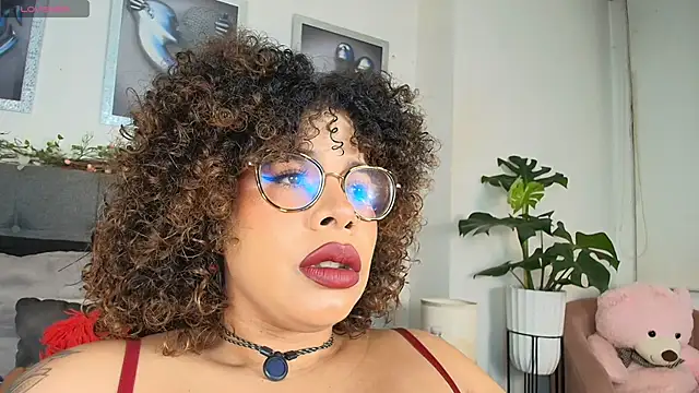 Snapshot of valerieharris chatting on 06.19.26 valerieharris online show from 06.19.26