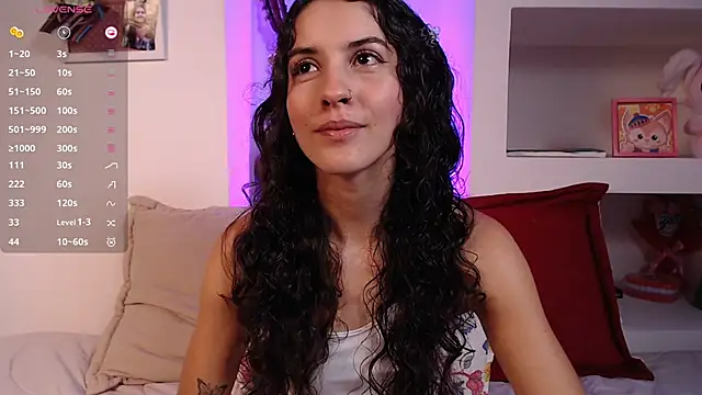 Snapshot of lailypink chatting on 10.02.25 lailypink online show from 10.02.25