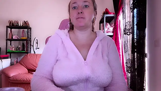 kisicaxx online show from 11.04.25