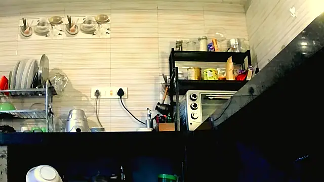 Snapshot of Fun4tipz chatting on 11.19.25 Fun4tipz online show from 11.19.25