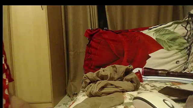 Snapshot of larawet chatting on 01.03.25 larawet online show from 01.03.25