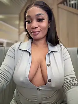 Snapshot of __Nessa__ chatting on 01.26.25   Nessa   online show from 01.26.25