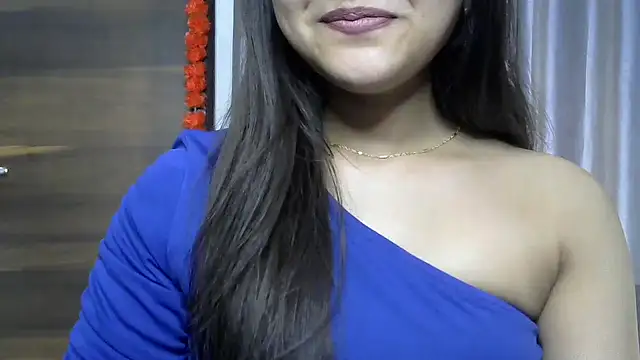 Snapshot of selen_5 chatting on 10.17.25 selen 5 online show from 10.17.25