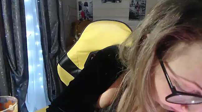 Snapshot of RubiLakros chatting on 01.22.25 RubiLakros online show from 01.22.25