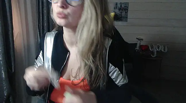 Snapshot of RubiLakros chatting on 02.28.25 RubiLakros online show from 02.28.25