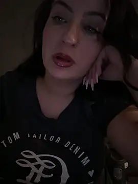 Snapshot of itsCassie chatting on 03.16.25 itsCassie online show from 03.16.25