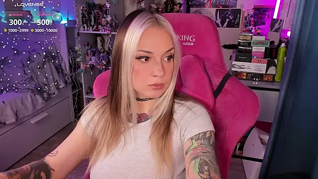 ChloeKohaku online show from 10.22.25