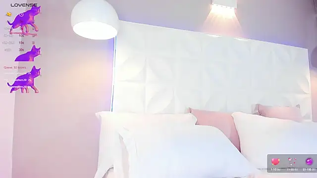 Snapshot of Alexis_camX chatting on 02.22.25 Alexis camX online show from 02.22.25