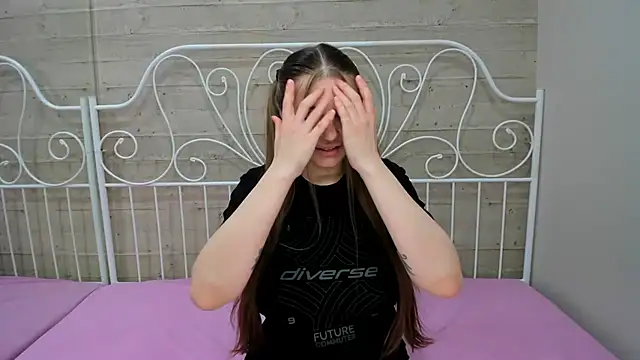 JuliaBusty online show from 03.22.25