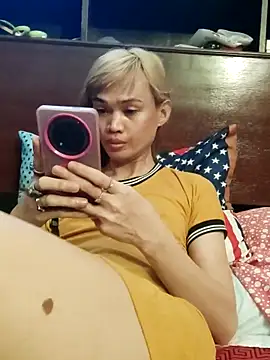 Snapshot of QueenSoreal chatting on 06.04.26 QueenSoreal online show from 06.04.26