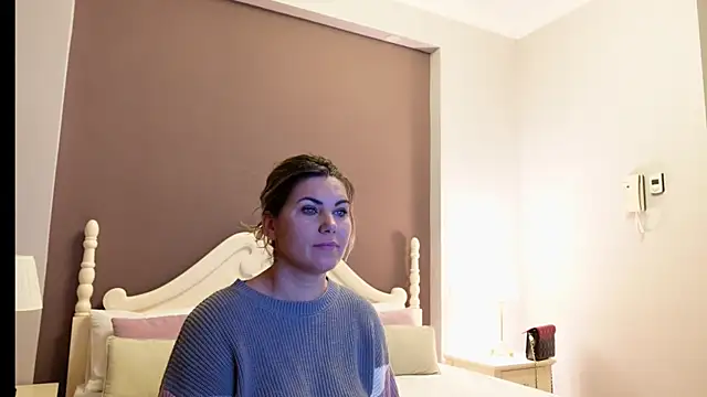 Snapshot of FeliciaKrige chatting on 12.17.24 FeliciaKrige online show from 12.17.24