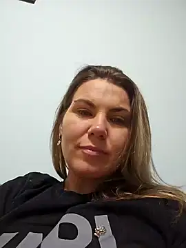 Snapshot of FeliciaKrige chatting on 03.19.25 FeliciaKrige online show from 03.19.25