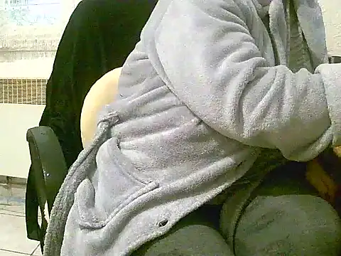 Snapshot of douceur63 chatting on 01.08.26 douceur63 online show from 01.08.26