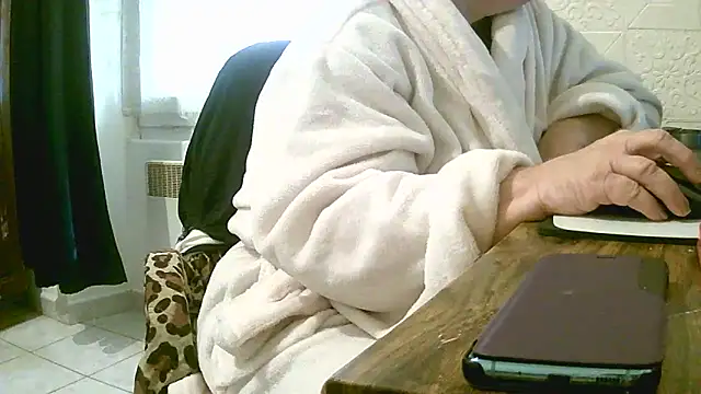 Snapshot of douceur63 chatting on 02.21.26 douceur63 online show from 02.21.26