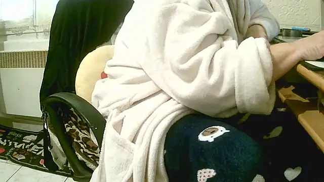 Snapshot of douceur63 chatting on 03.25.26 douceur63 online show from 03.25.26