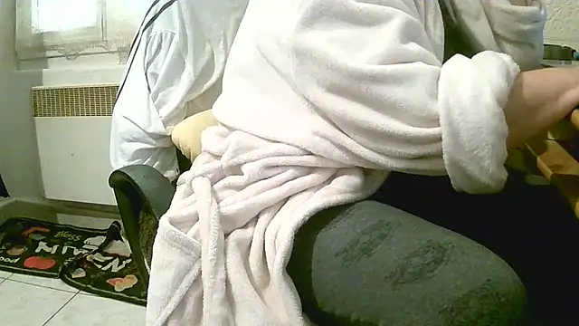 Snapshot of douceur63 chatting on 03.28.26 douceur63 online show from 03.28.26