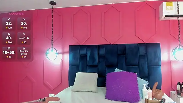 chantall1375 online show from 11.25.25