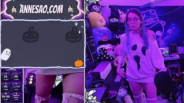 Snapshot of AnneSao chatting on 10.16.25 AnneSao online show from 10.16.25