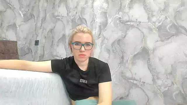 Snapshot of succubus chatting on 03.16.25 succubus online show from 03.16.25
