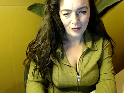 Snapshot of cloe85nl chatting on 02.12.25 cloe85nl online show from 02.12.25