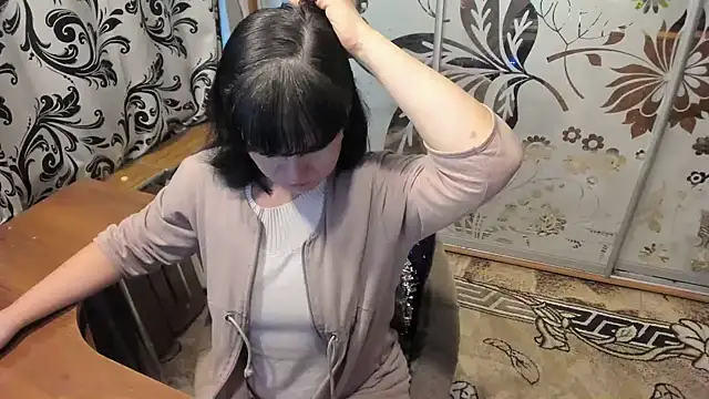 Snapshot of EVILENSA chatting on 12.08.24 EVILENSA online show from 12.08.24