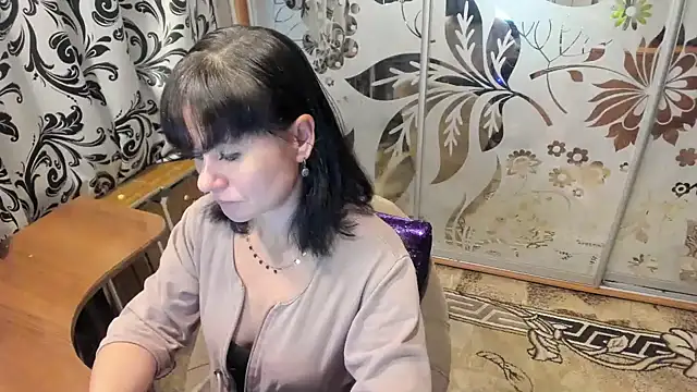 Snapshot of EVILENSA chatting on 12.10.24 EVILENSA online show from 12.10.24