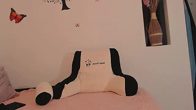 elacoquette online show from 10.13.25