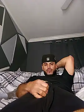 gardy8585 online show from 12.08.24