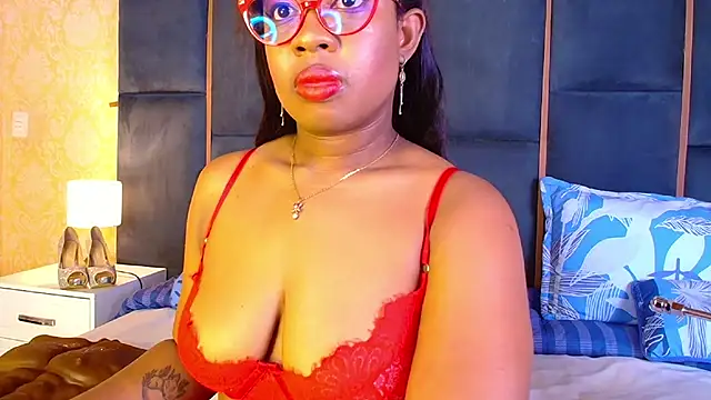 Snapshot of CaseyMoon chatting on 12.03.25 CaseyMoon online show from 12.03.25