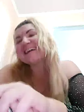 Snapshot of VeronikaBless chatting on 12.14.24 VeronikaBless online show from 12.14.24