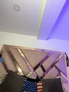 Victoria14  online show from 04.16.26