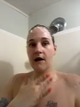 lolabunny9 online show from 04.18.26