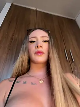 Snapshot of bunny_bicht chatting on 07.18.26 bunny bicht online show from 07.18.26