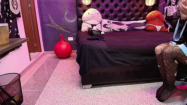 AlexHoe  online show from 02.07.25