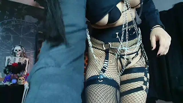 AlexHoe  online show from 12.19.25