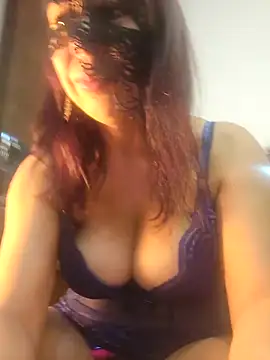 LAURAFOCOSA online show from 10.11.25