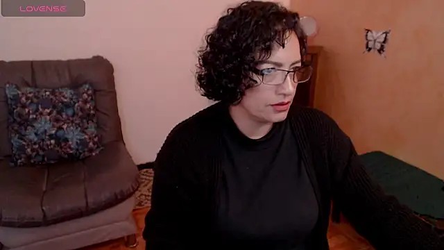 Snapshot of scarlet_wet chatting on 02.07.25 scarlet wet online show from 02.07.25
