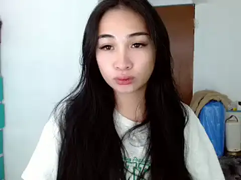 SweetLilly 18 online show from 12.11.24