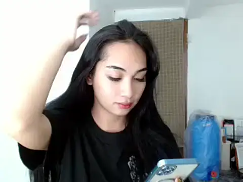 SweetLilly 18 online show from 12.15.24